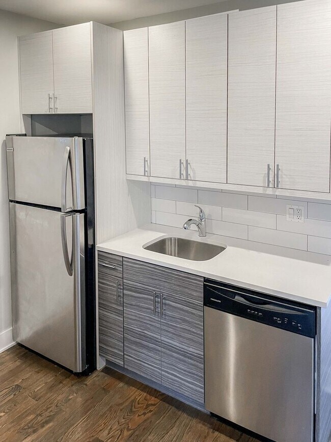 Photo - 3917 N Janssen Ave Unit 3917-3