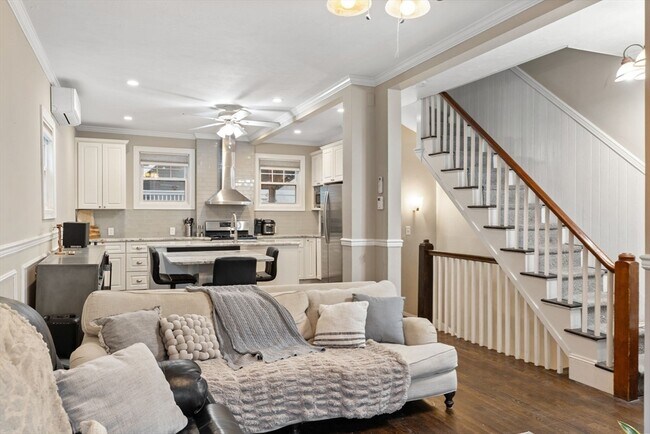 Photo - 12 Colebrook St House