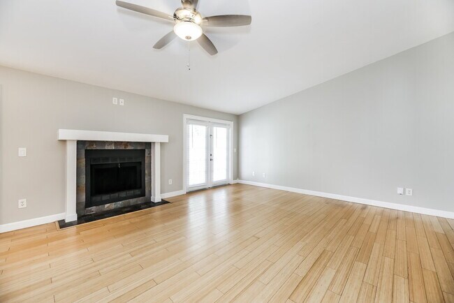 Photo - 3013 Hampstead Dr