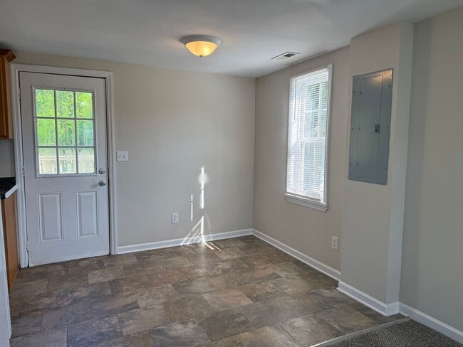 Photo - Nice 3 bedroom 1 bathroom