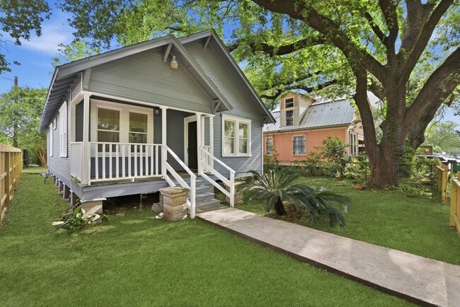 Photo - 5114 Schuler St