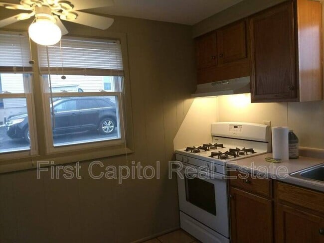 Photo - 132 N Main St