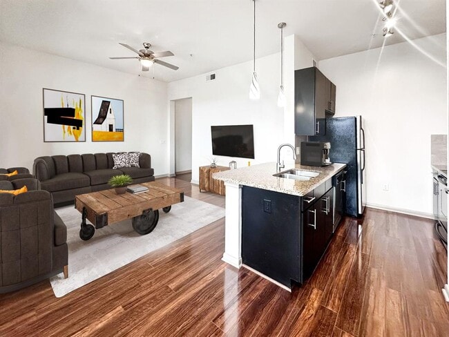 Building Photo - 306 McGowen St Unit 1302 Rental