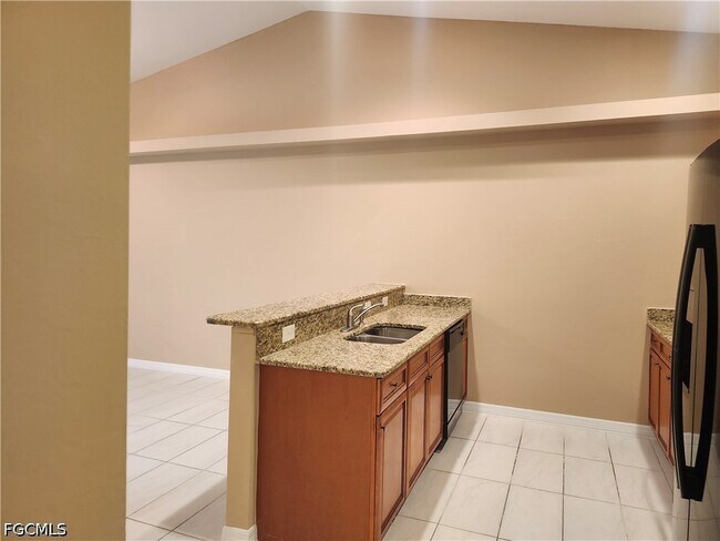 Photo - 608 Nicholas Pkwy W