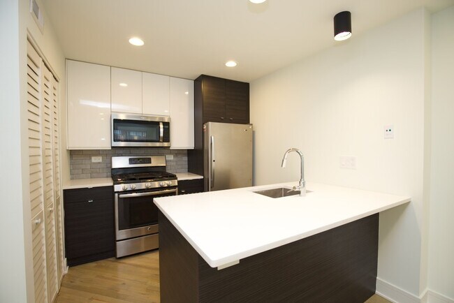 Photo - 843 W Grace St Unit 101i