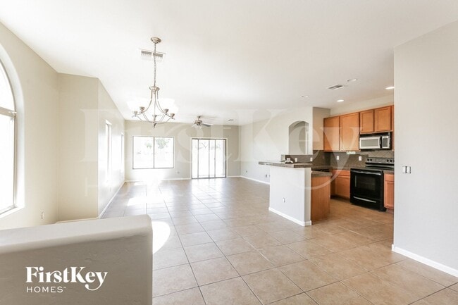 Photo - 17650 N 30th St