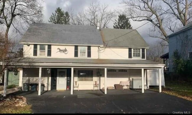 Building Photo - 5 Elm St