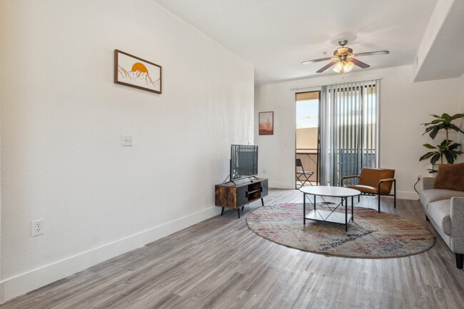 Photo - 6610 N 93rd Ave Unidad ID1238438P