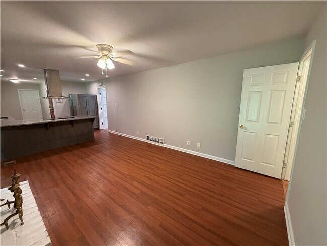 Photo - 412 Fielding Ln SW