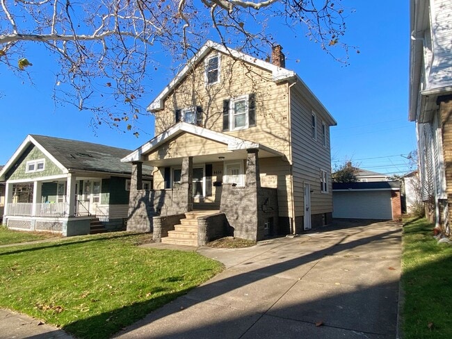 Building Photo - 3 Bed - 1 Bath Colonial available for Rent in Garfield Hts!