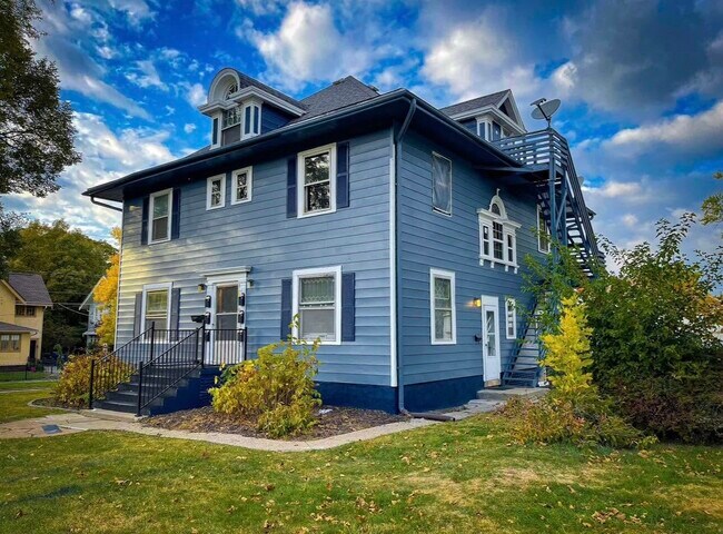 Photo - 3721 Cottage Grove Ave Unidad 2