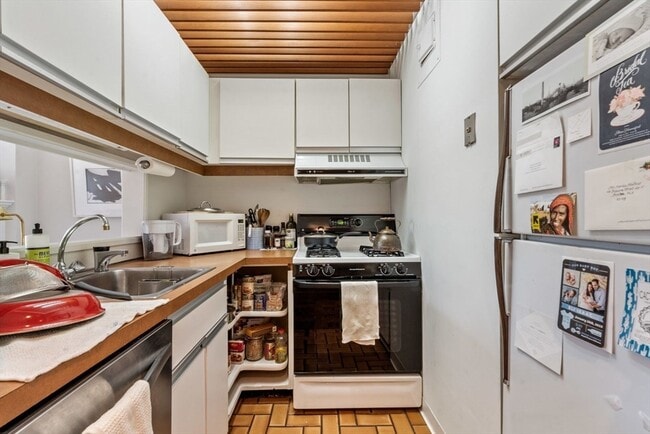 Photo - 49 Beacon St Unit 49