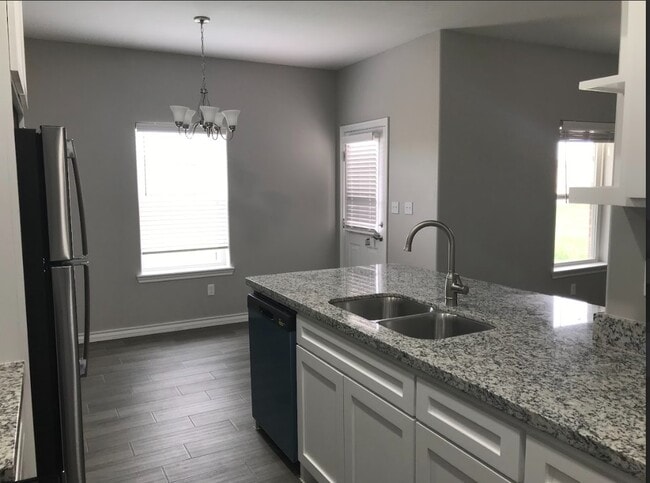 Photo - 113 Mimosa St