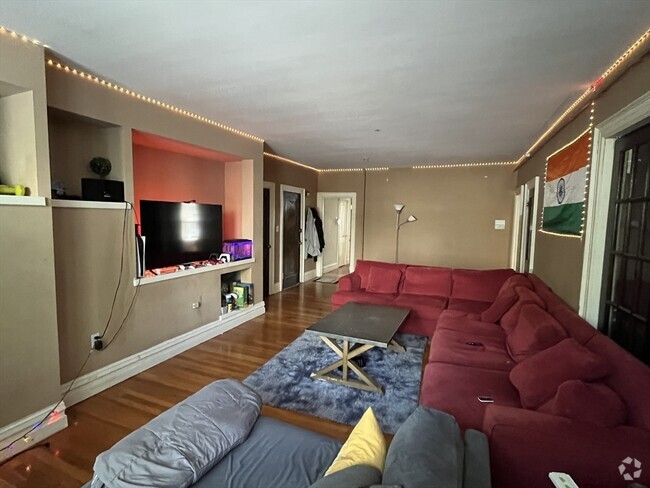 Building Photo - 317 St Paul St Unit 1 Rental