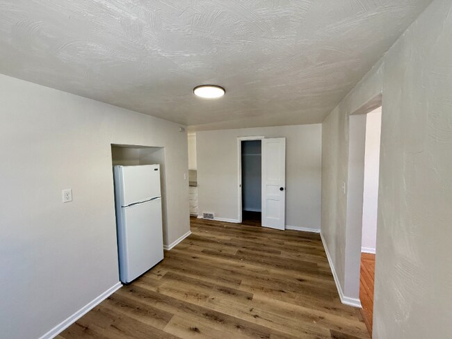 Photo - 1613-1615 Dewey St Unit 1613A