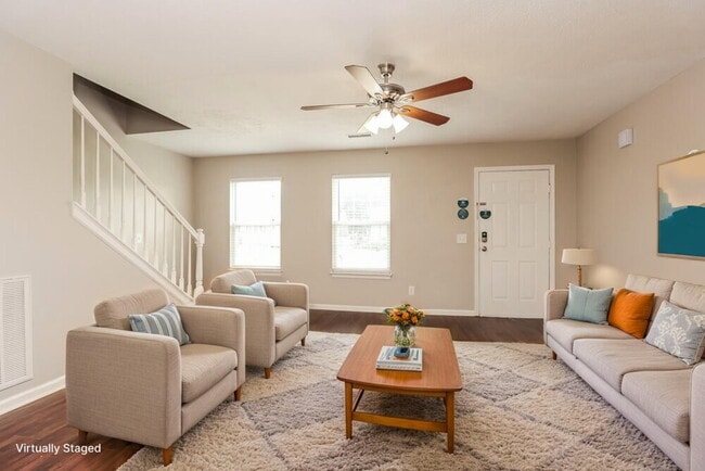Photo - 222 Hermitage Dr