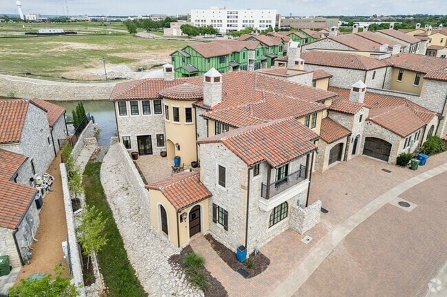 Building Photo - 28 Comillas Dr Rental