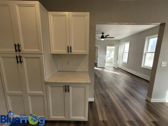 Photo - 631 W 10th Ave