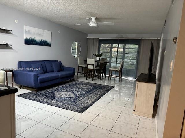 Photo - 8121 SW 24th Ct Unidad 103