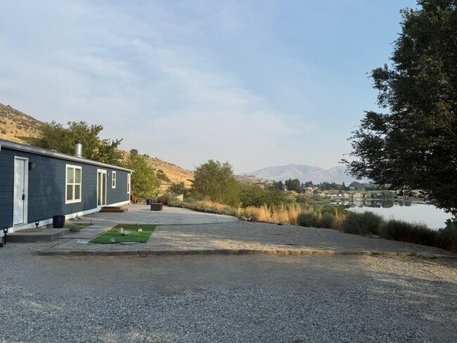 Photo - 2995 Wapato Lake Rd
