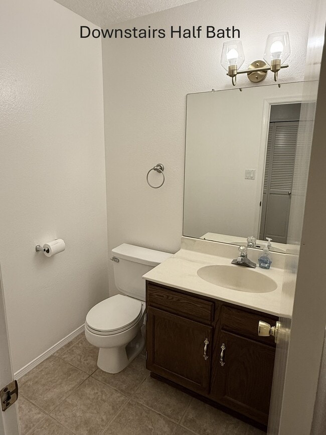 Photo - 5204 Edwards Dr NE