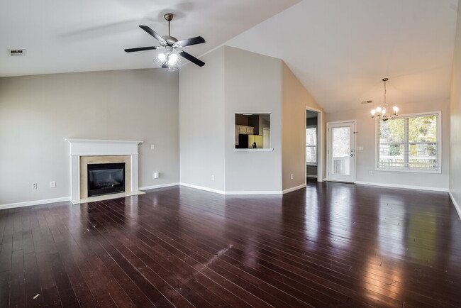 Photo - 308 Trailside Dr