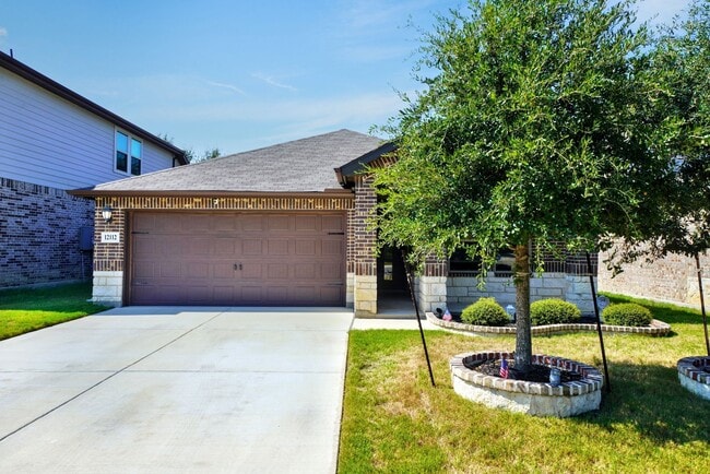 Building Photo - Gorgeous 4-Bedroom Home in Westpointe East...
