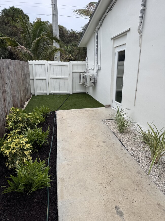 Front door - 13680 NE 16th Ave Unit Small Home in North Miami