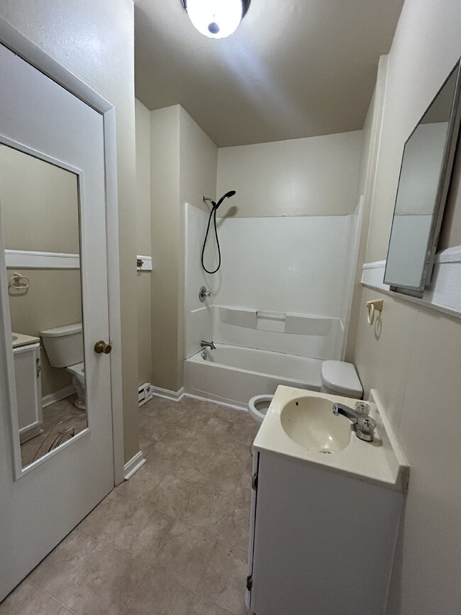 Photo - Spacious 2-Bedroom Apartment – Convenient Front Royal Location