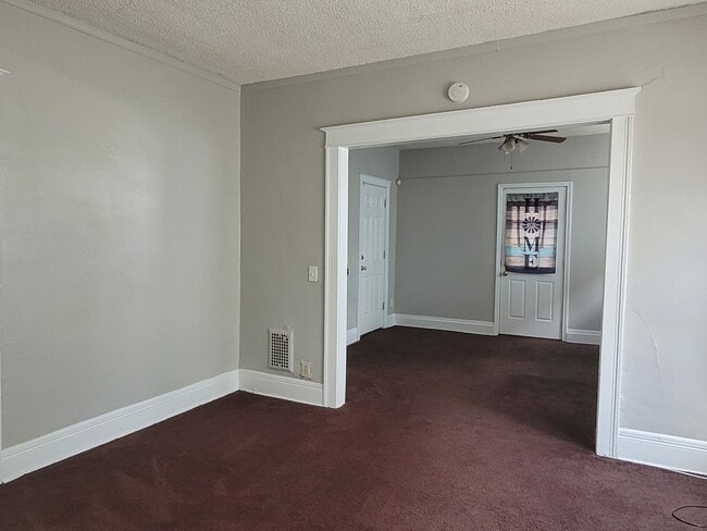 Building Photo - 307 Ridgeway Ave Unit 307 Ridgeway