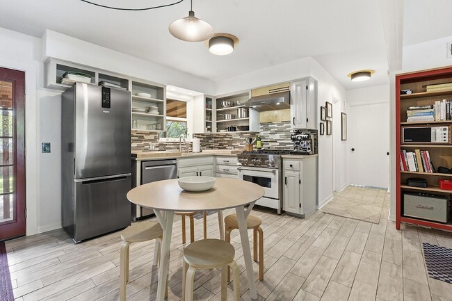 Photo - 8801 Redfield Ln