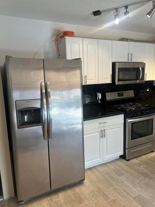 Photo - 2318 Waterside Dr