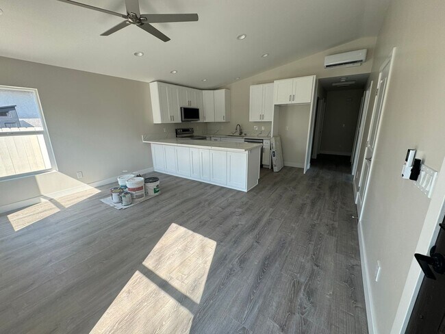 Photo - 7041-7045 Saranac St Unit 7045