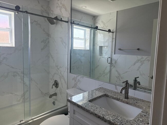 Photo - Renovated 3 Bed, 2 Bath Annual Rental in Naples Park