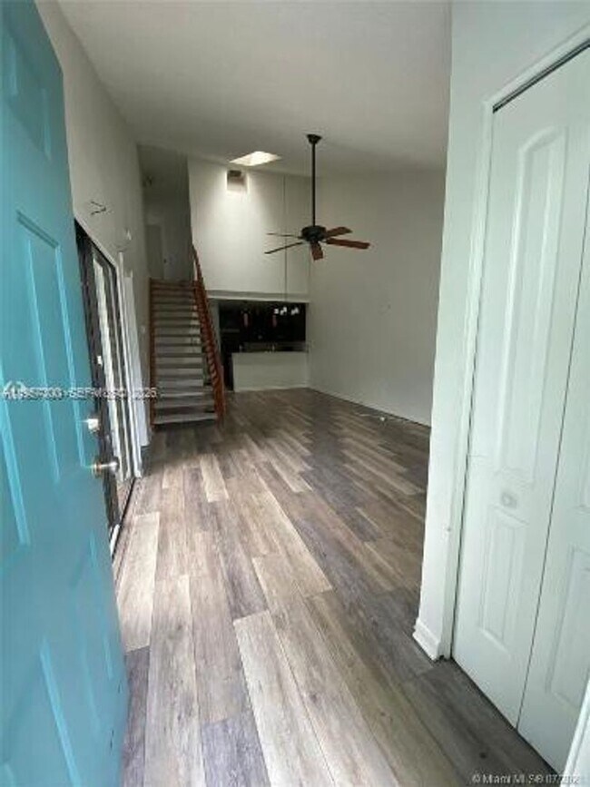 Photo - 1808 Runners Way