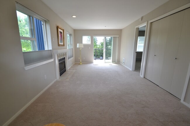 Photo - 12345 Roosevelt Way NE