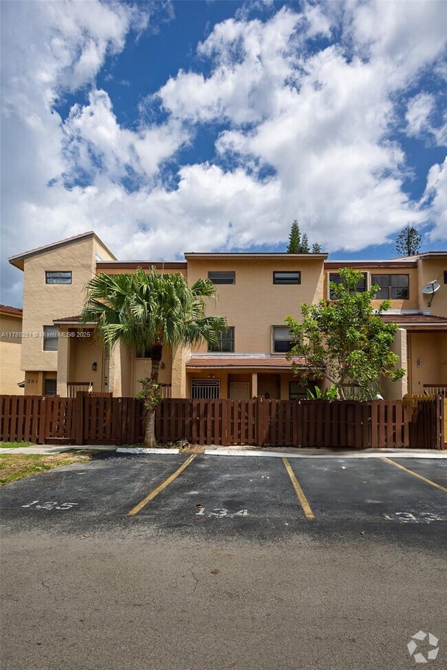 Building Photo - 281 W Park Dr Unit 1-8 Rental