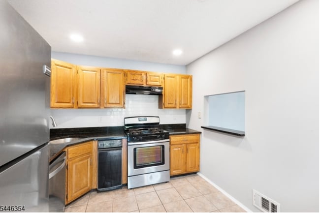 Photo - 189 Irving Pl