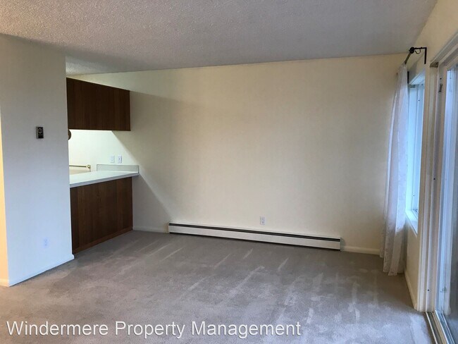 Photo - 1 br, 1 bath House - 819 High St. #313