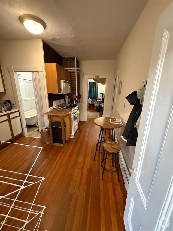 Building Photo - 9 N Park St Unit 1 Rental