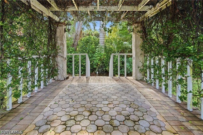Photo - 128 Viking Way