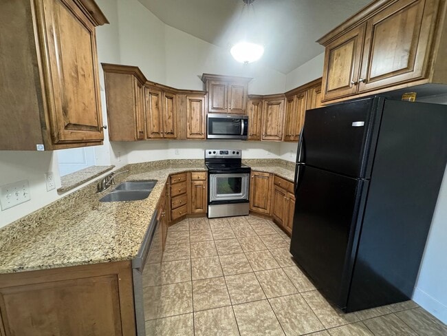 Building Photo - Beautiful top level Payson condo for rent! Unit 231