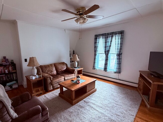 Photo - 1727 Main St Unit #2