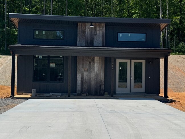 Building Photo - 1270 Tunnel Hill Varnell Rd