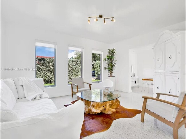 Photo - 7537 W Treasure Dr