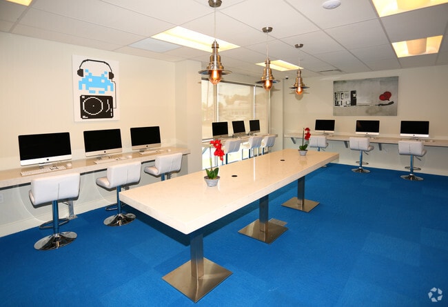 Photo - Park Place Columbia (Student Housing)