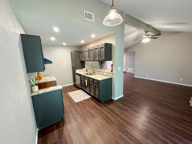 Photo - 8739 Glen Bluff