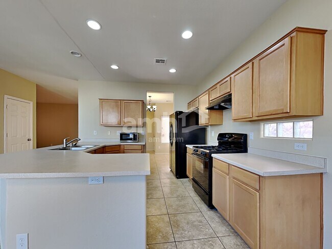 Photo - 8288 Amtrak Express Ave