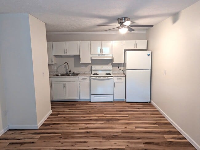 Photo - 300 Wood St Unit E7