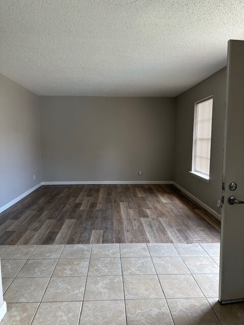 Living Area - Gladefield Garden Apartments